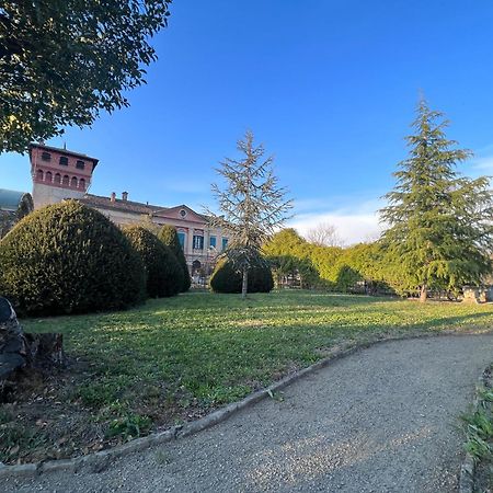Готель Il Castello Di Bubbio Екстер'єр фото