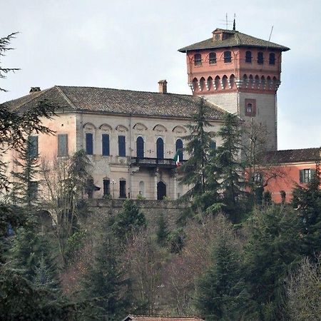 Готель Il Castello Di Bubbio Екстер'єр фото