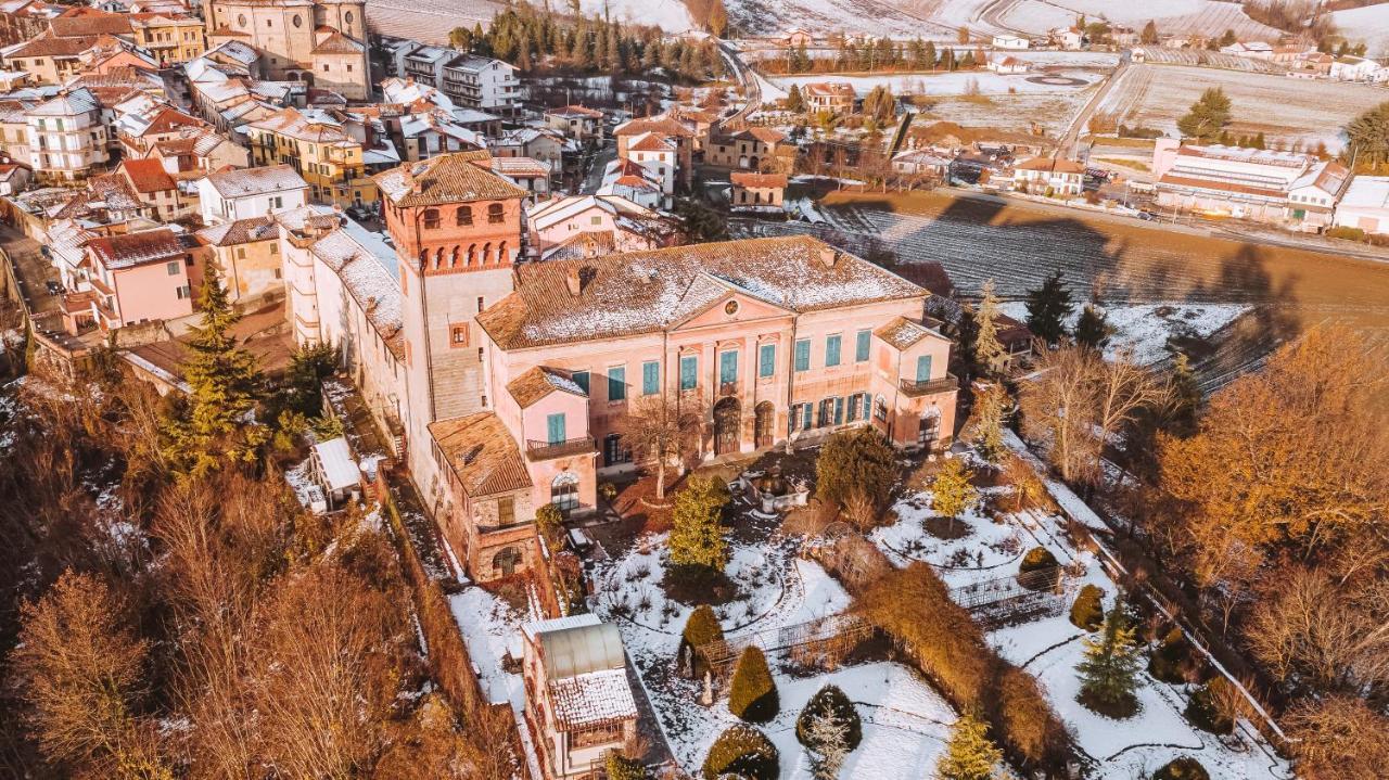 Готель Il Castello Di Bubbio Екстер'єр фото