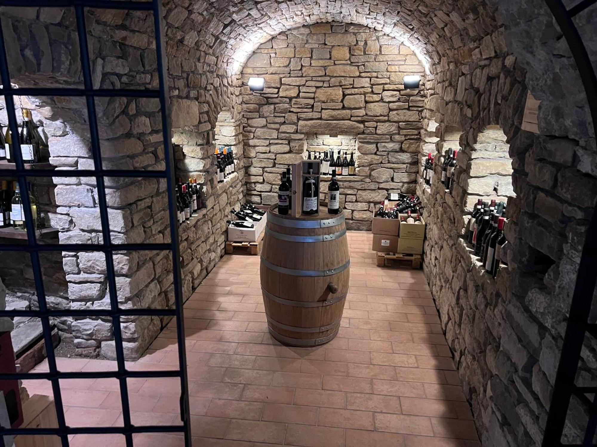 Готель Il Castello Di Bubbio Екстер'єр фото